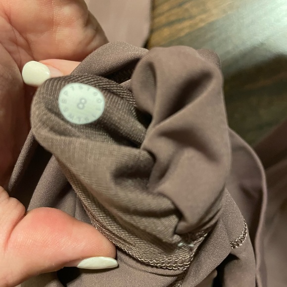 Lululemon Wunder Unders, size 8, “Antique Bark” Nulux high rise - VGUC - Picture 5 of 8